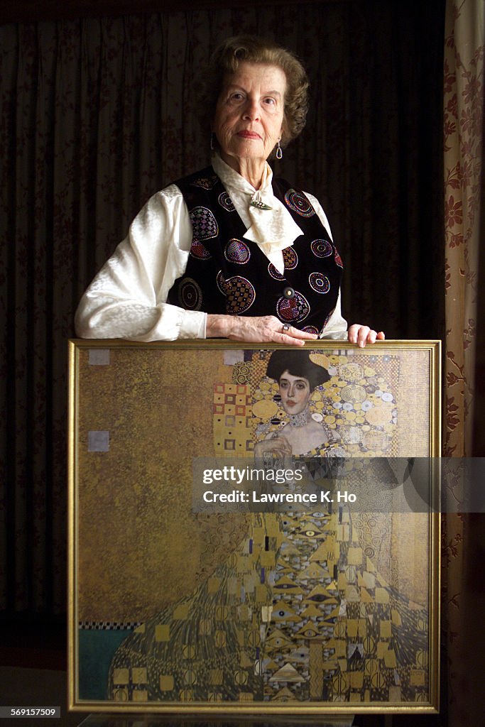 026195.ME.0309.NAZIS.1.LH. Maria Altmann, the niece of Adele Bloch–Bauer with a reproduction of one