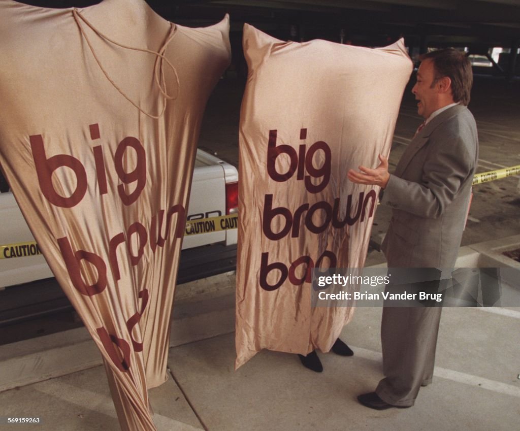 SF.Bloomies.#2.bv.111696Sherman OaksSpecial events producer Ron Merkin(cq) (at right) talks with