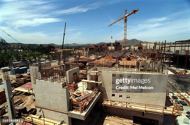 Overall of chemistry and biology research laboratory under construction at Amgen on Hillcrest Dr. And Rancho Conejo Blvd in Newbury Park.