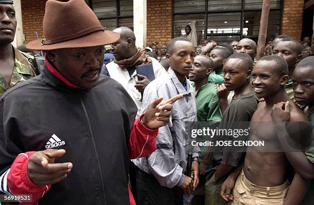 Burundian President, Pierre Nkurunziza talks to prisoners of the Ngozi Prison 23 February 2006 during his visit to northern Burundi. Burundi's...