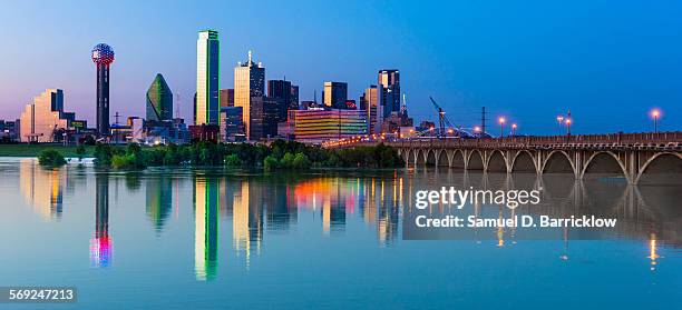 dallas texas skyline - trinity river texas 個照片及圖片檔