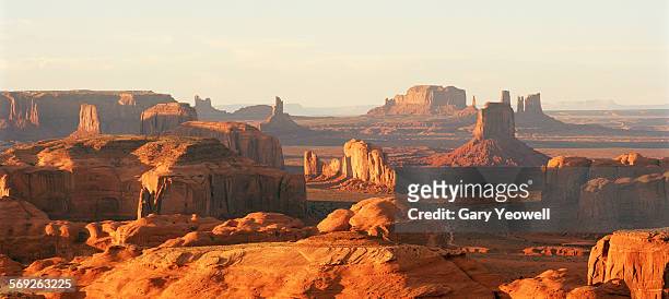 monument valley panoramic desert landscape - monument valley tribal park stock pictures, royalty-free photos & images