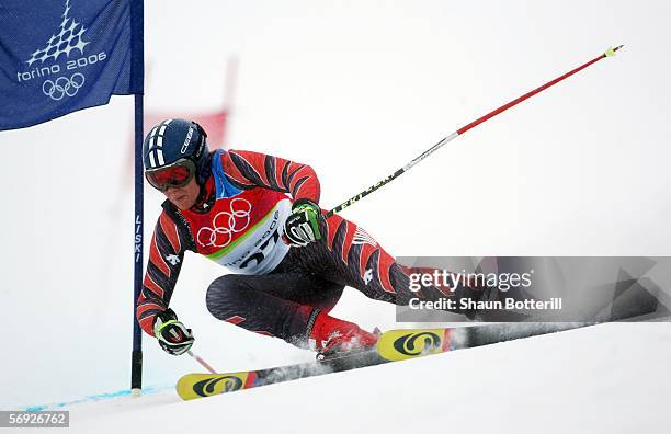 Fraenzi Aufdenblatten of Switzerland competes in the first run of the Final of the Womens Alpine Skiing Giant Slalom on Day 14 of the 2006 Turin...