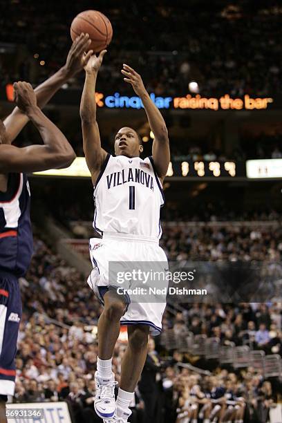 Kyle Lowry of the Villanova Wildcats shoots against the Connecticut Huskies on February 13, 2006 at the Wachovia Center in Philadelphia,...