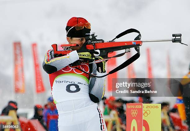 Uschi Disl of Germany shoots during the Womens Biathlon 12.5km Mass Start Final on Day 15 of the 2006 Turin Winter Olympic Games on February 25, 2006...