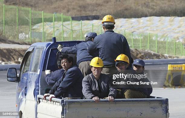 Korean Laborers 561,949 Korean Workers Stock Photos, High-Res Pictures, and Images ...