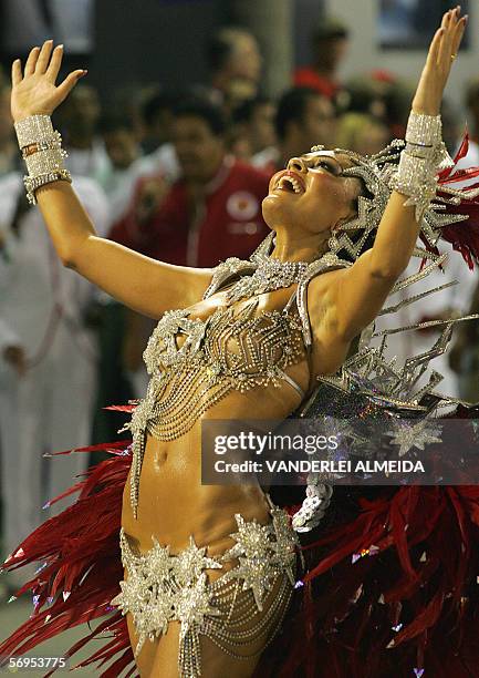 Rio de Janeiro, BRAZIL: Brazilian actress Juliana Paez, the queen of the drums of Unidos do Viradouro samba school, performs on the second night, 28...