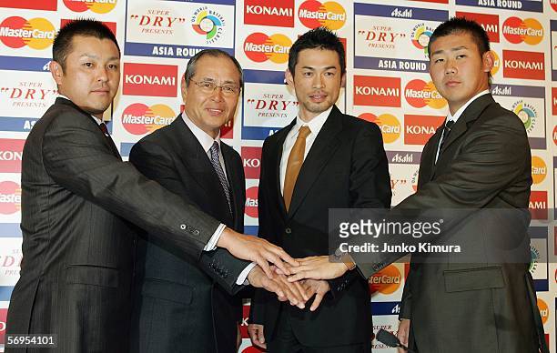 Japan Team catcher Motonobu Tanishige, Team Manager Sadaharu Oh, outfielder Ichiro Suzuki, pitcher Daisuke Matsuzaka attend a press conference...