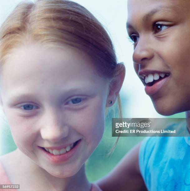 close up portrait of two girls - only girls fotografías e imágenes de stock
