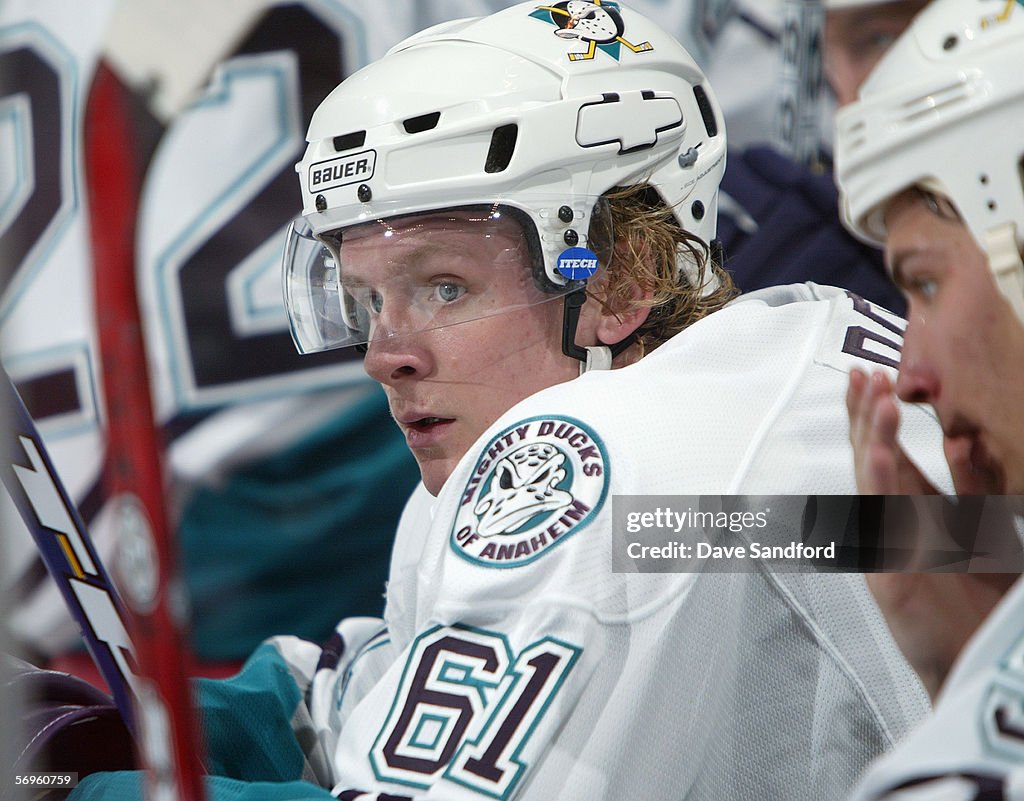 Anaheim Mighty Ducks v Ottawa Senators