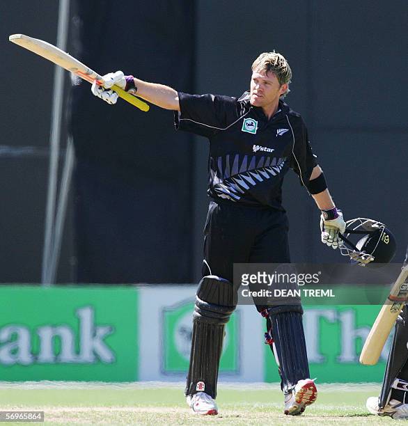 Lou Vincent of the New Zealand Black Caps acknowledges the crowd applause after scoring a century during the 4th ODI of the five match series between...