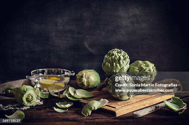 artichokes - artischocke stock-fotos und bilder