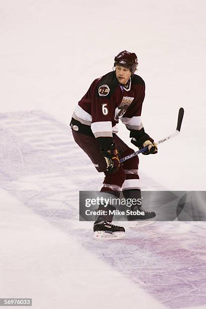 Dwayne Zinger of the Hershey Bears skates against the Bridgeport Sound Tigers at the Arena at Harbor Yard on December 7, 2005 in Bridgeport,...