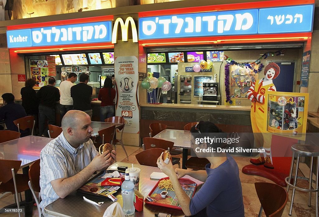 McDonald?s Changes Sign To Attract Kosher Diners