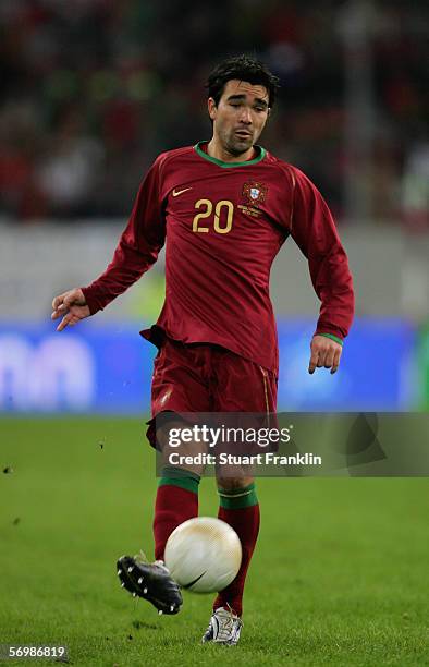 Deco of Portugal during the international friendly match between Saudi Arabia and Portugal at the LTU Arena on March 1, 2006 in Dusseldorf, Germany.