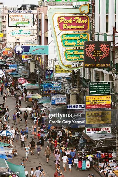 bustling street market in bangkok - khao san road stock pictures, royalty-free photos & images