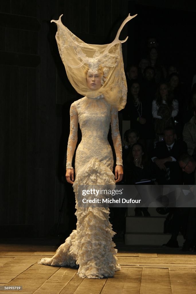 Alexander McQueen - Paris Fashion Week Autumn 2006