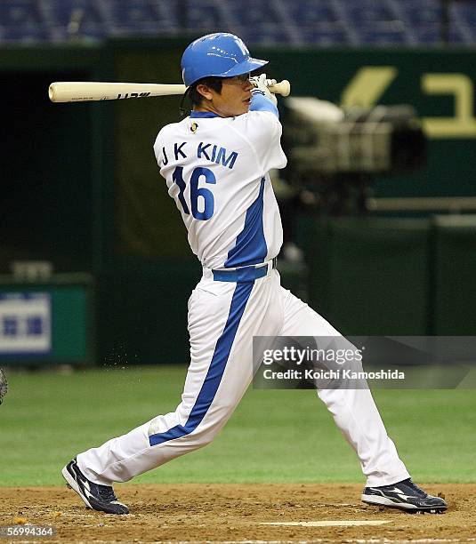 Infielder Jong Kook Kim of Korea bats during the first round of the 2006 World Baseball Classic at the Tokyo Dome on March 4, 2006 in Tokyo, Japan.