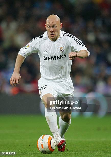 Thomas Gravesen of Real Madrid in action during a Primera Liga match between Real Madrid and Atletico Madrid at the Santiago Bernabeu stadium on...