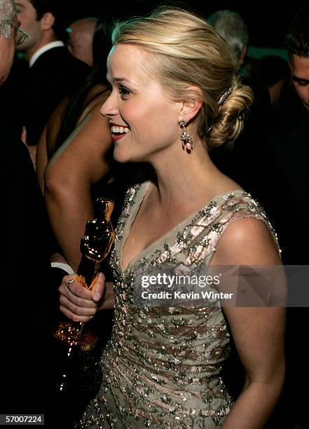 Actress Reese Witherspoon attends the Governor's Ball after the 78th Annual Academy Awards at The Highlands on March 5, 2006 in Hollywood, California.