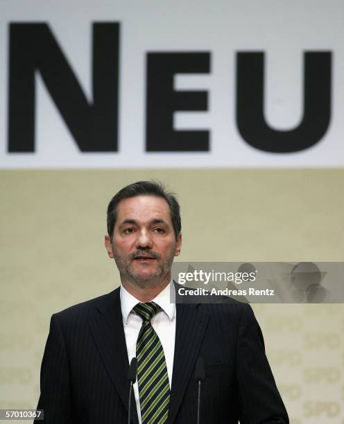 Party chairman Matthias Platzeck speaks at the New Energy press conference at the Willy-Brand House on March 6, 2006 in Berlin, Germany. The SPD has...