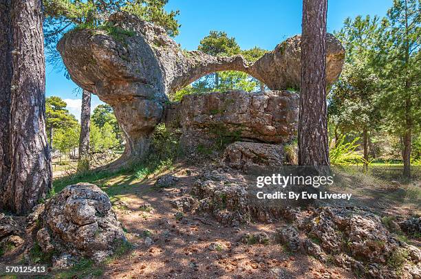 the roman bridge rock - roman bridge stockfoto's en -beelden