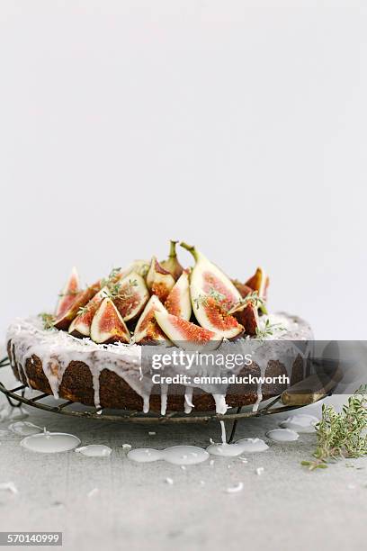 Sponge Cake Rack Sponge Cake Rack Photos and Premium High Res Pictures - Getty Images