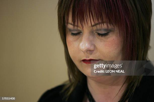 United Kingdom: Natallie Evans addresses a press conference at her lawyers office in London, 07 March 2006. Evans who is fighting for the right to...
