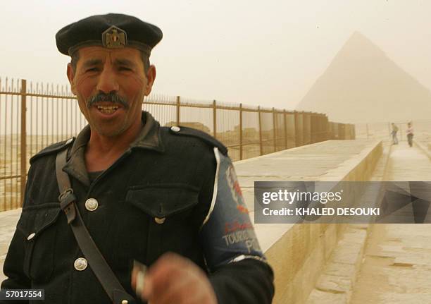 Five Laborers Cairo Sandstorm Photos and Premium High Res Pictures - Getty Images