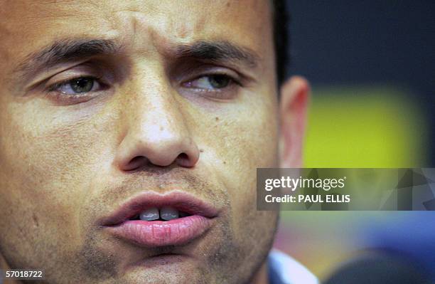 Liverpool, UNITED KINGDOM: Benfica player Leo speaks during a press conference at Anfield, Liverpool, 07 March 2006, ahead of the second leg of their...