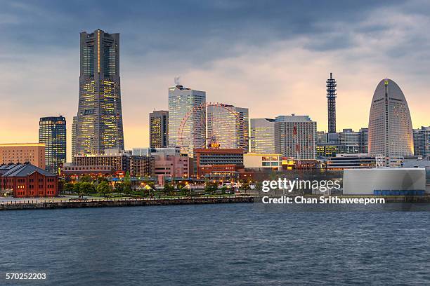 landmark building, yokohama city skyline, japan - yokohama skyline stock pictures, royalty-free photos & images