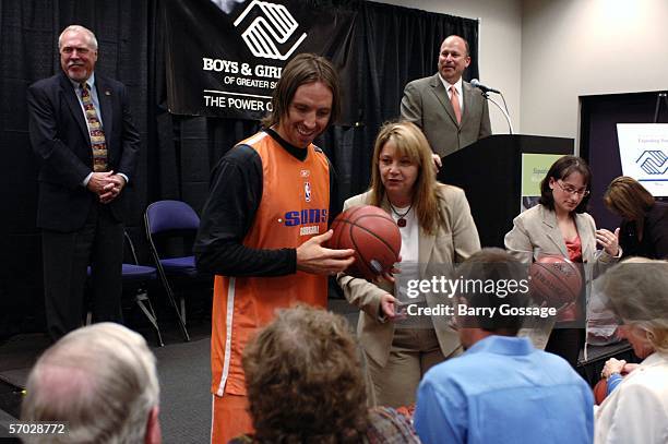 Jim Stratton Jim Stratton Photos and Premium High Res Pictures - Getty Images