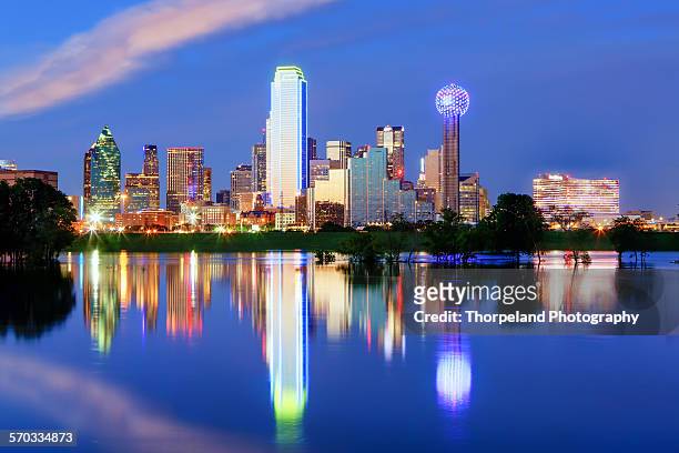 downtown dallas texas with the trinity river - reunion tower stock-fotos und bilder