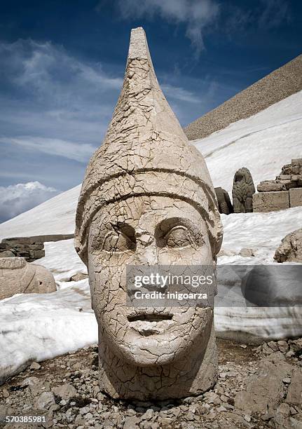 stone carvings at nemrut dagi - nemrut dag stock pictures, royalty-free photos & images