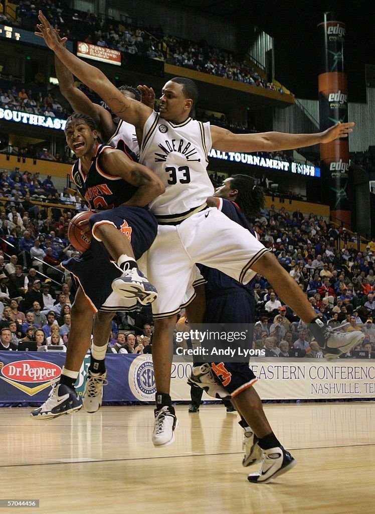 Auburn Tigers v Vanderbilt Commodores