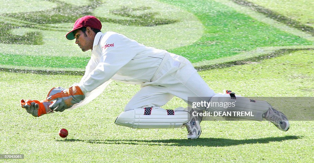Ramdin Denesh Ramdin of the West Indies drops a catch from Stephen Fleming ...