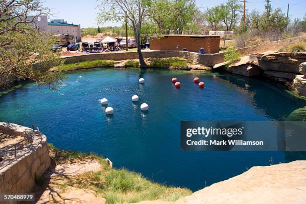 blue hole santa rosa. - santa rosa stockfoto's en -beelden