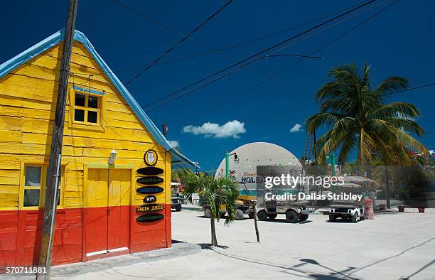 holbox island street scene with town square - holbox island fotografías e imágenes de stock