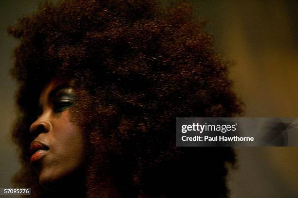 Singer Lauryn Hill performs during a party to celebrate Montblanc's 100th Anniversary at The Newspace March 14, 2006 in New York City.