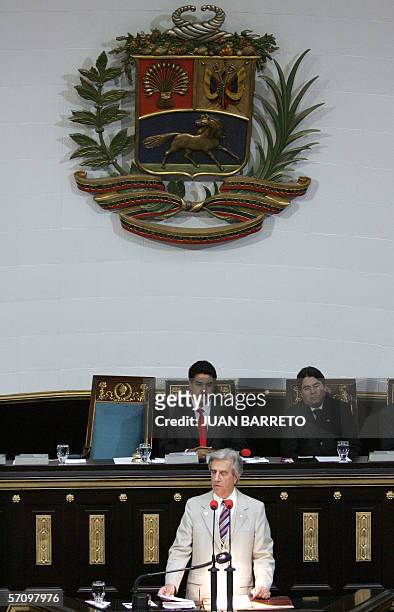 El presidente de Uruguay Tabare Vazquez ofrece un discurso en la sede de la Asamblea Nacional en la capital venezolana, el 15 de marzo de 2006,...