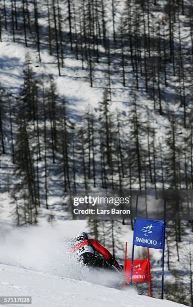 Andreas Kapfinger of Austria competes in the Men's Giant Slalom - Sitting during Day Seven of the Turin 2006 Winter Paralympic Games on March 17,...