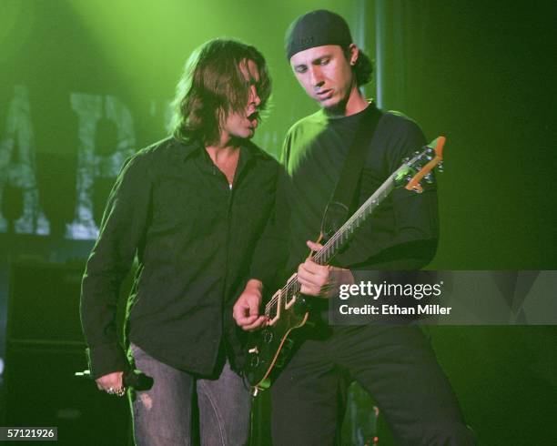 Artist Singer Ricon 78 Artie Singer Stock Photos, High-Res Pictures, and Images - Getty Images
