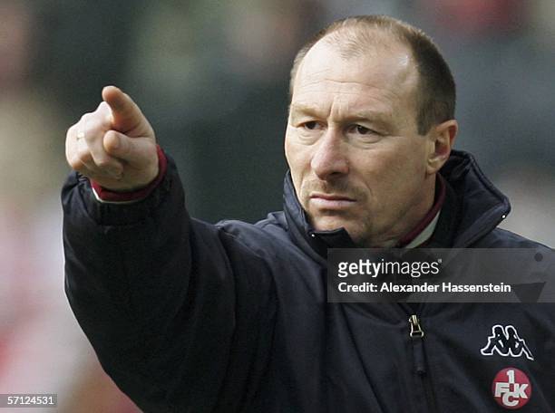 Wolfgang Wolf, coach of Kaiserslautern gives instructions to his team during the Bundesliga match between Borussia Dortmund and 1.FC Kaiserslautern...