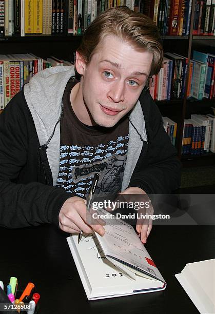 Actor Macaulay Culkin attends a signing for his new book "Junior" at Barnes & Noble Booksellers at The Grove on March 18, 2006 in Los Angeles,...