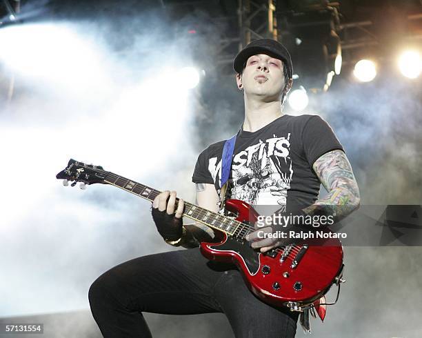 Guitarist Zacky Vengeance of Avenged Sevenfold performs during Global Gathering at Bicentennial Park March 18, 2006 in Miami, Florida.