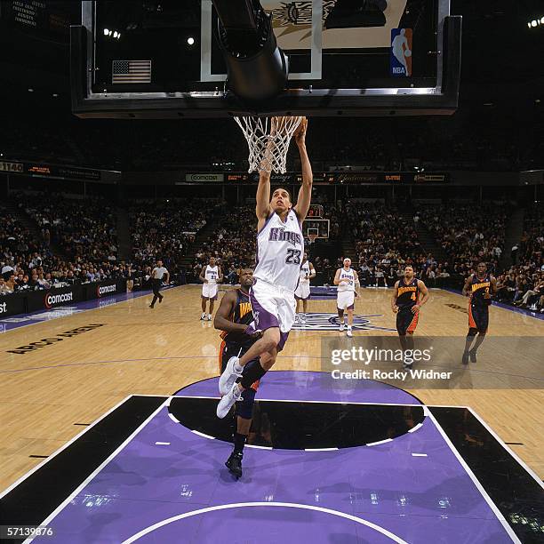 Kevin Martin of the Sacramento Kings takes the ball to the basket during the game against the Golden State Warriors at Arco Arena on February 21,...