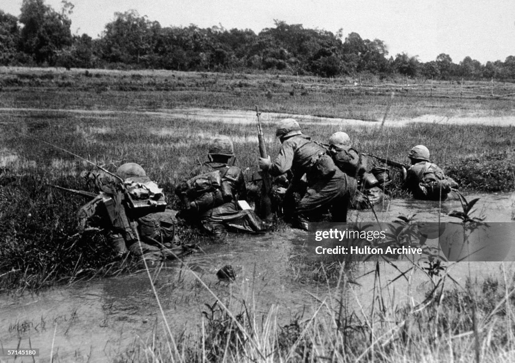 US Combat Unit In Vietnam