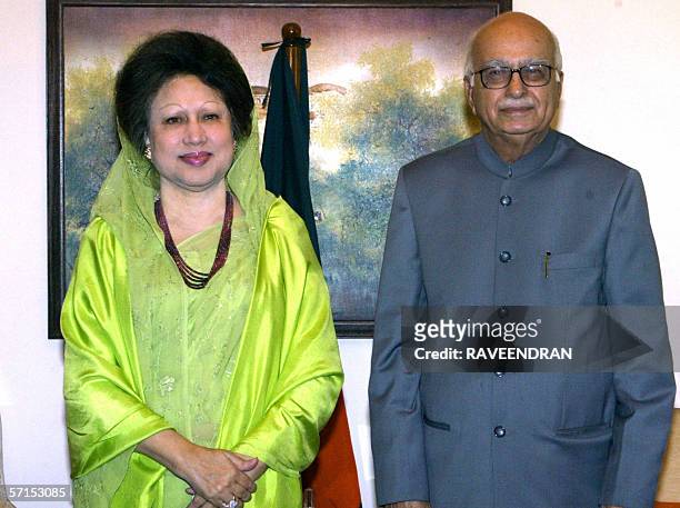 Leader of the opposition and senior leader of Bharatiya Janata Party , Lal Krishna Advani, , talks with Bangladesh Prime Minister Begum Khaleda Zia...