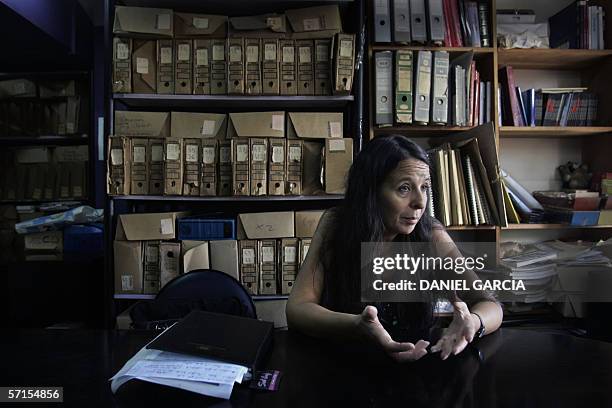 Buenos Aires, ARGENTINA: TO GO WITH AFP STORY Argentine journalist Ana Maria Careaga talks during an interview with the AFP, 07 March, 2006 in Buenos...