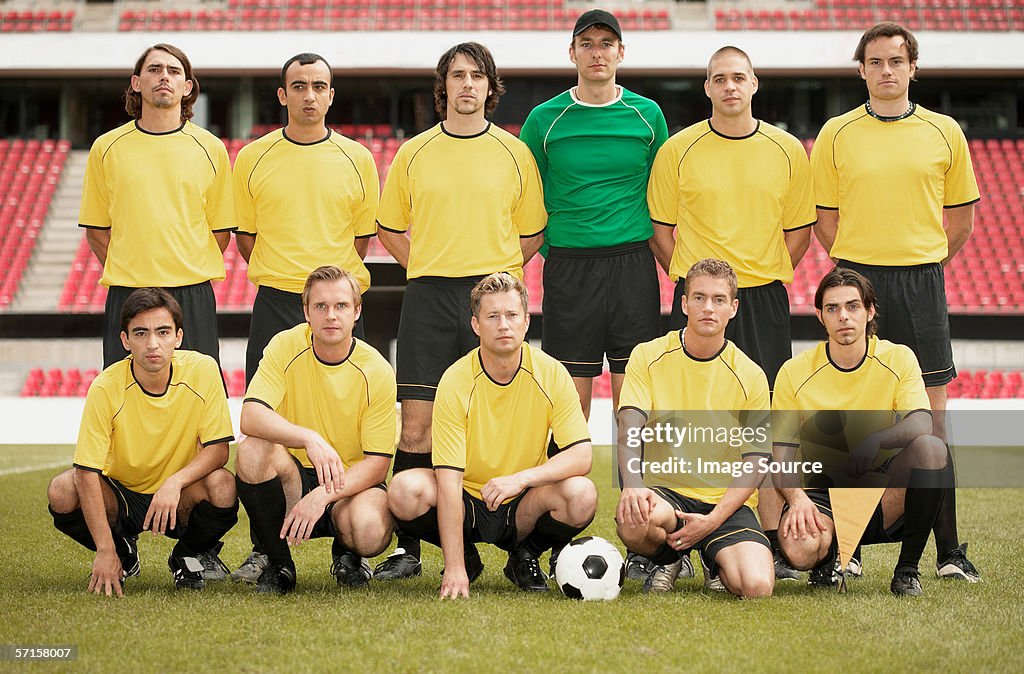 Football team in yellow